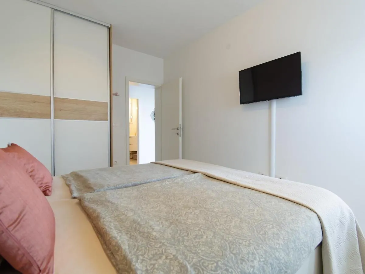 Apartment Harmony Umag 0*,